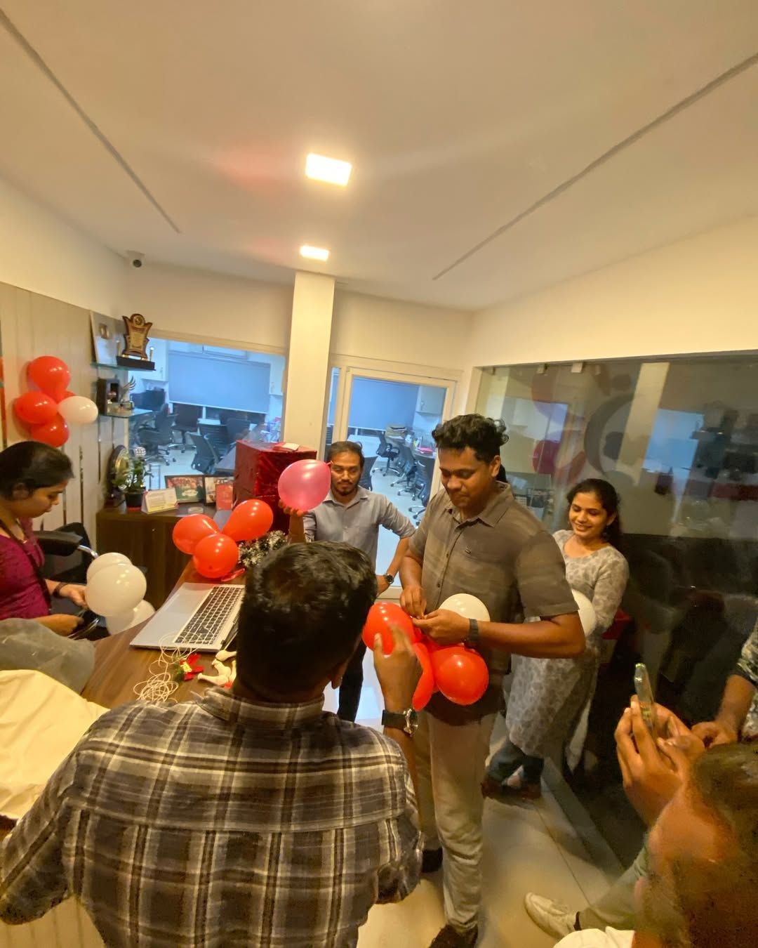 Competitive Cracker Image